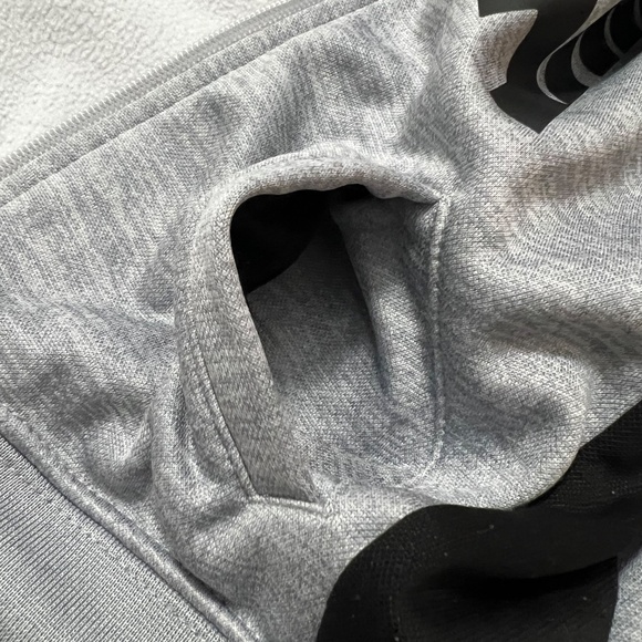 Gently worn (USED)- Toddler’s Nike jacket - Picture 8 of 11